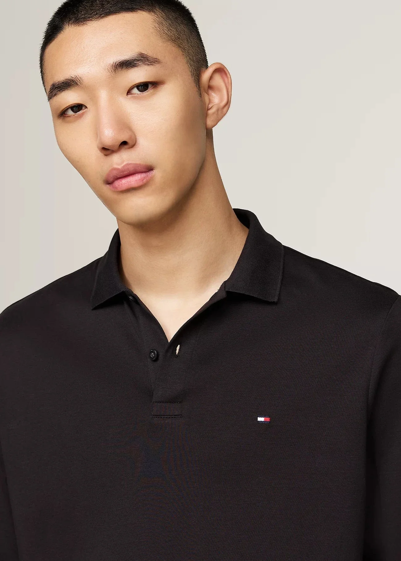 Polo manches longues Tommy Hilfiger noir – Image 4